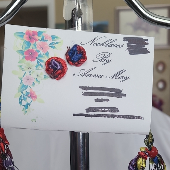 Colorful Beaded Necklace - Picture 3 of 4